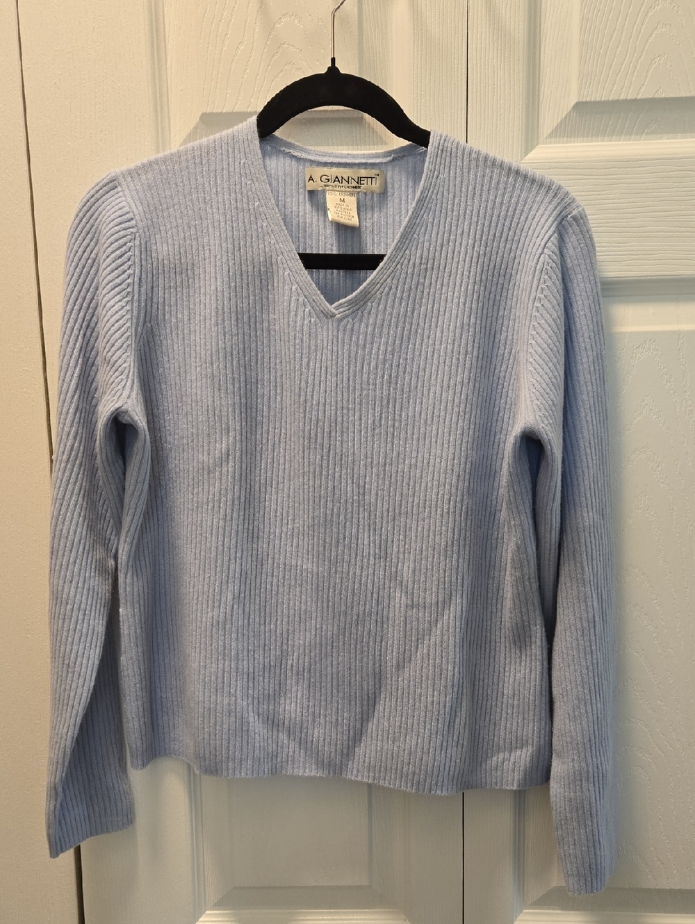 A. Giannetti Women's Pale Blue Ribbed V-Neck Sweater 100% Cashmere